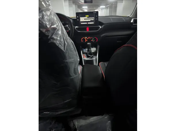Car image 20