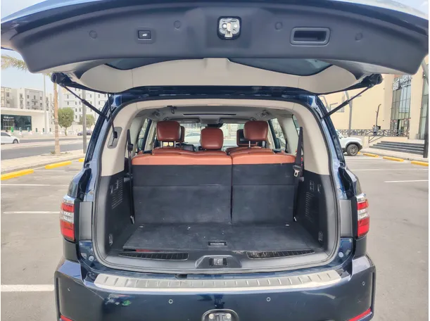 Car image 25