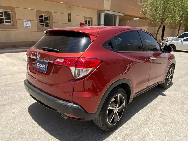 Car image 5