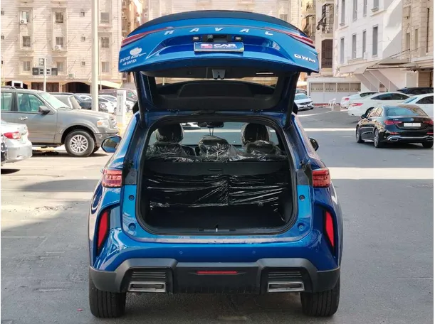 Car image 25