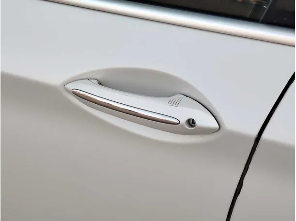 Car image 36