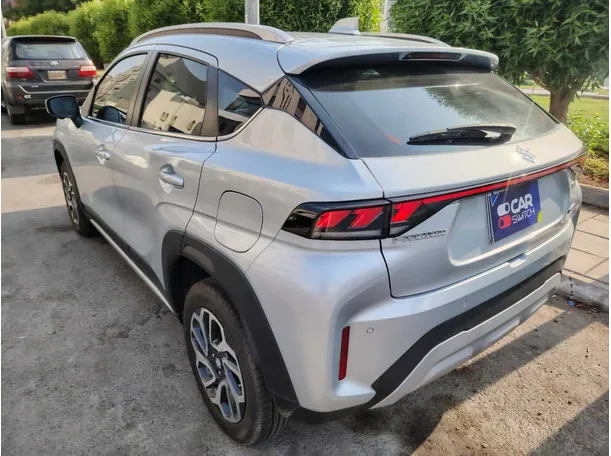 Car image 7