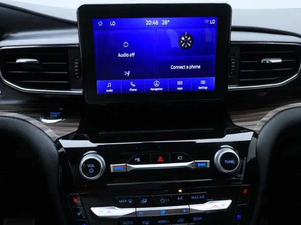 Car image 5