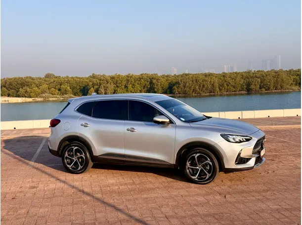 Car image 11