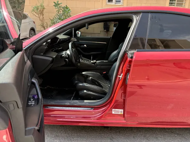 Car image 11