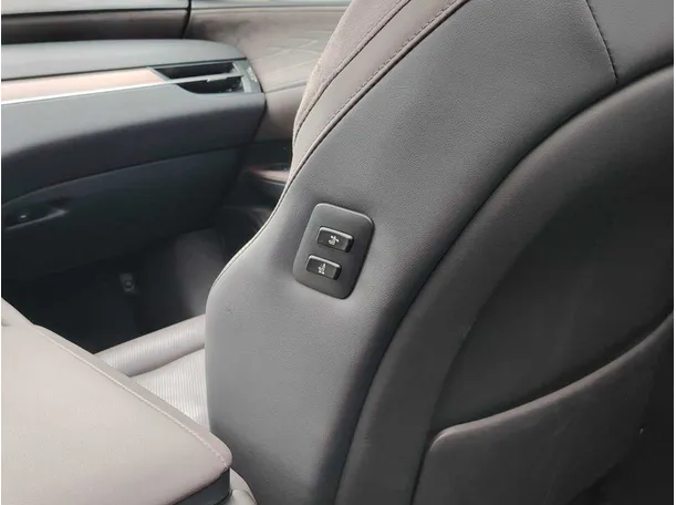 Car image 33