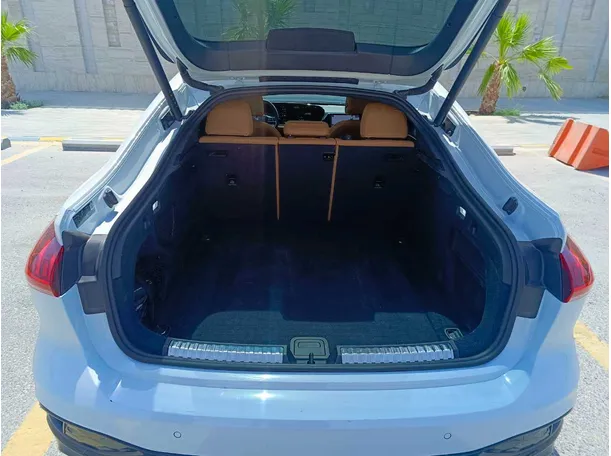 Car image 40