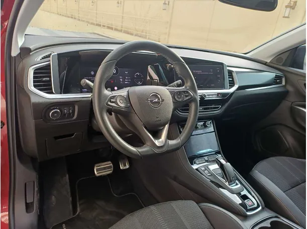 Car image 11