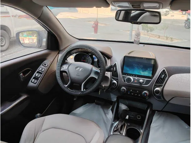 Car image 23