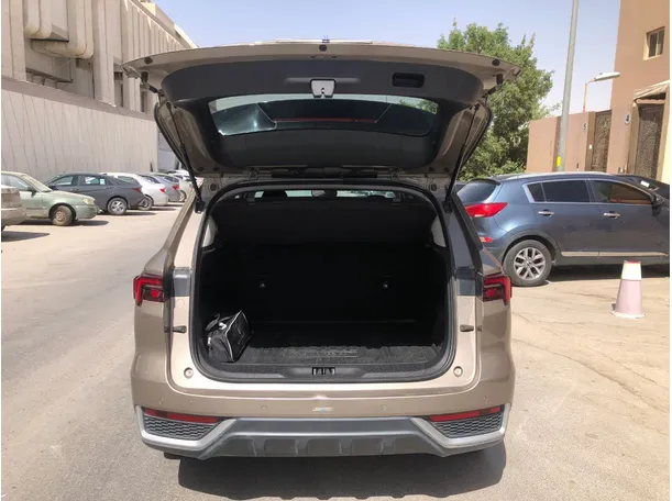 Car image 21