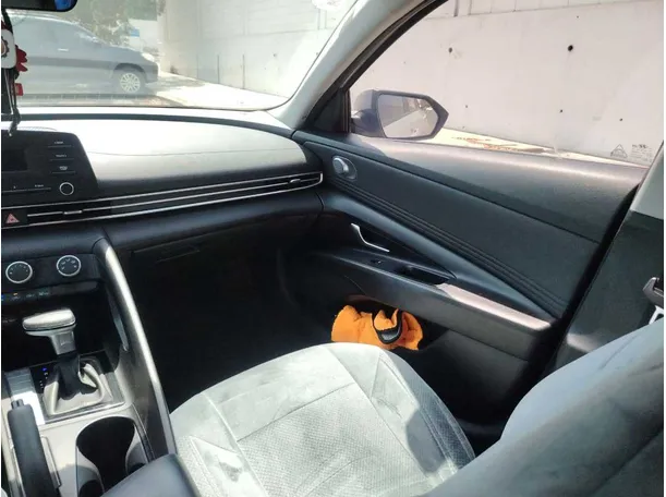 Car image 33