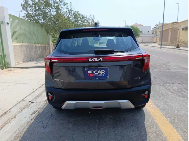 Car image 6