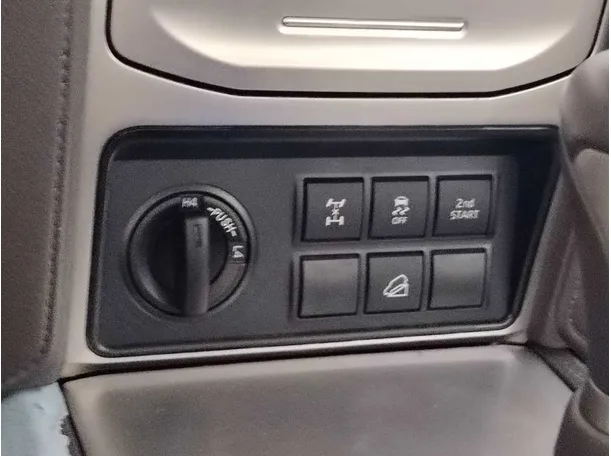 Car image 24
