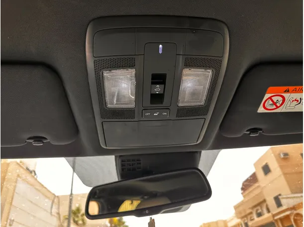 Car image 27