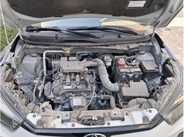 Car image 19