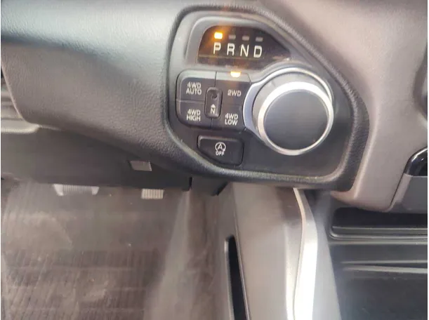 Car image 28