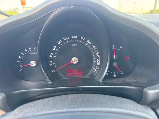 Car image 18
