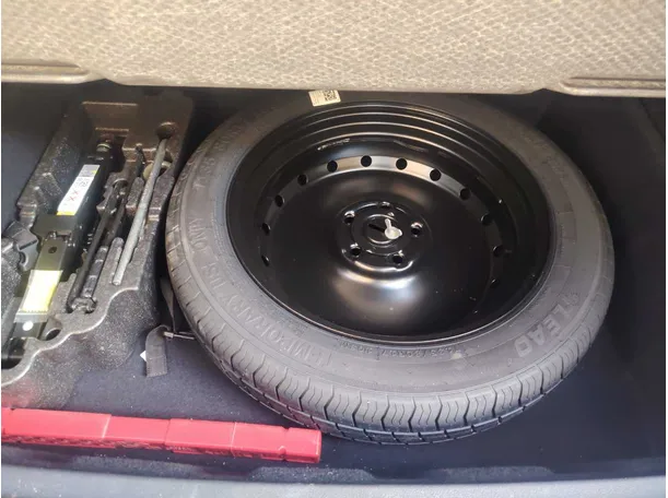Car image 31