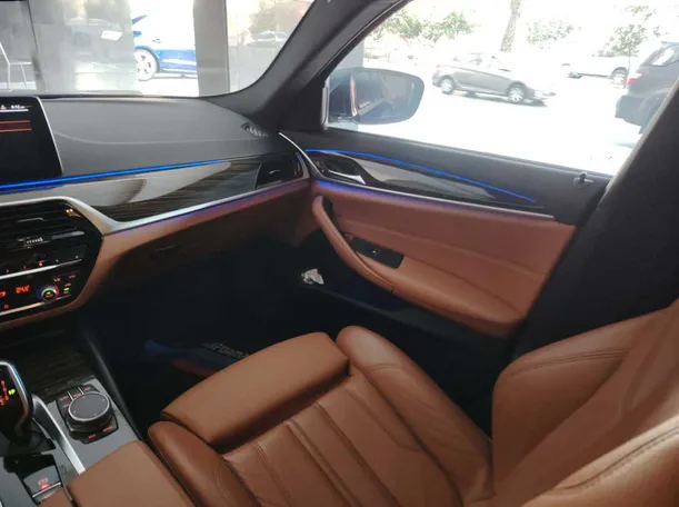 Car image 35