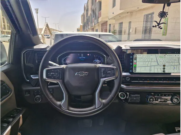 Car image 18