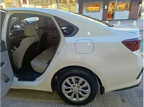 Car image 15