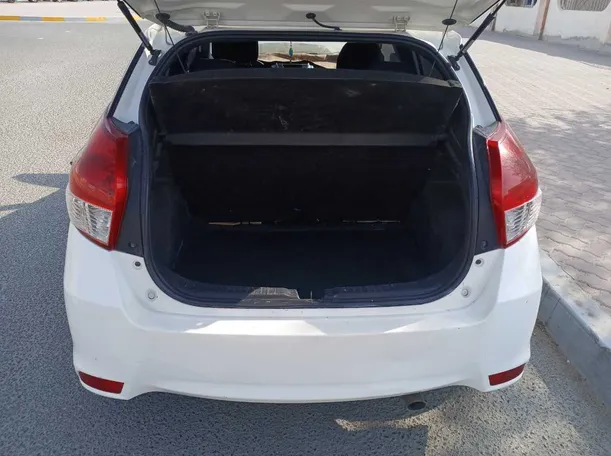 Car image 19