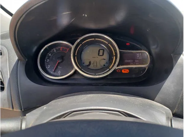Car image 18