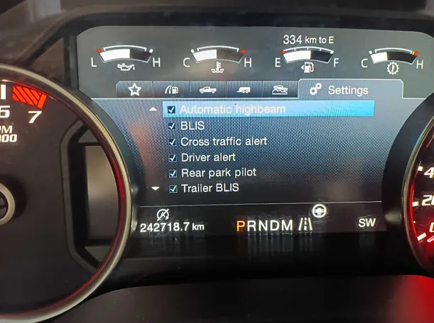 Car image 25