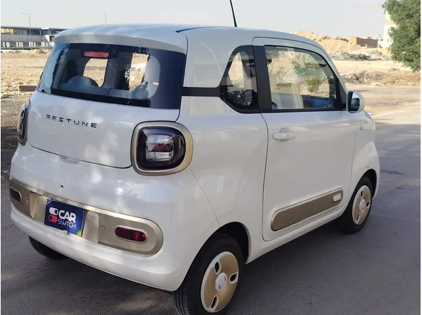 Car image 5