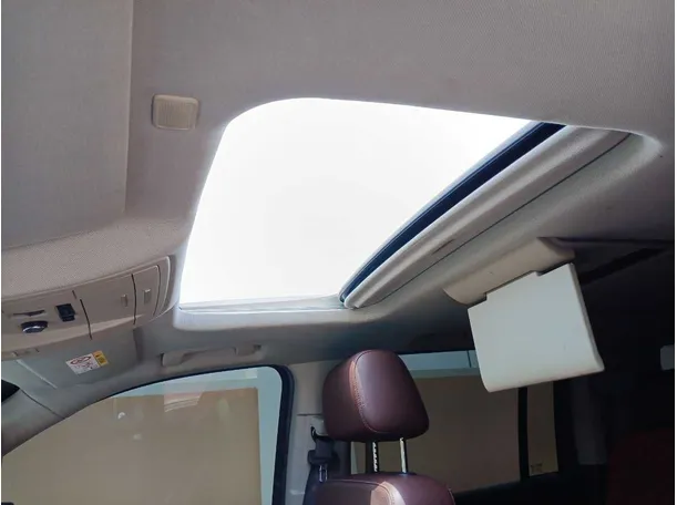 Car image 27