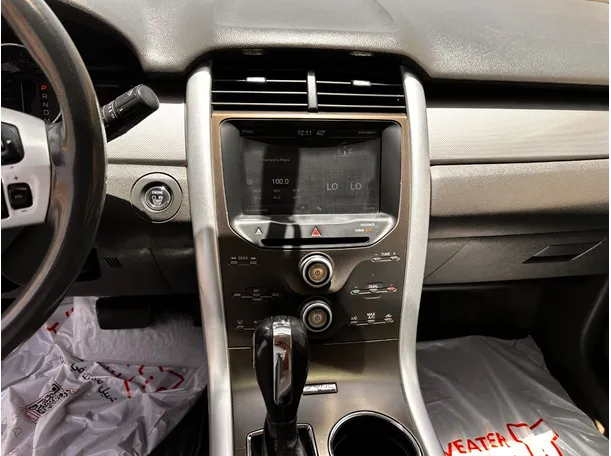 Car image 19