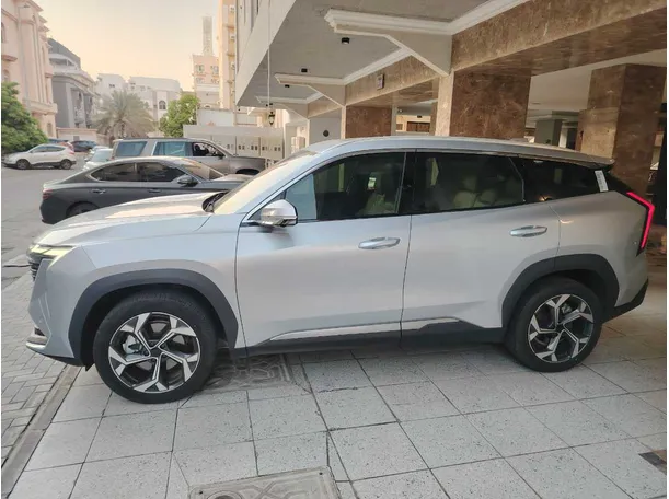Car image 8