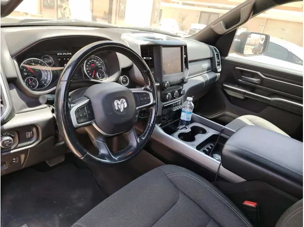 Car image 13