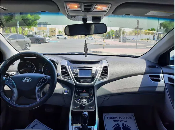 Car image 14