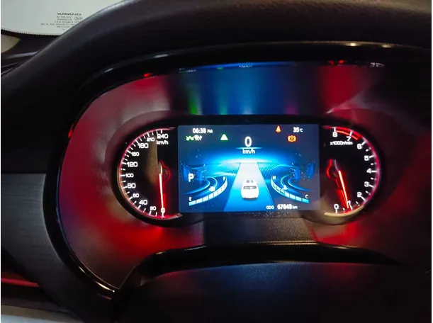 Car image 25