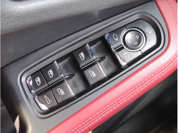 Car image 29