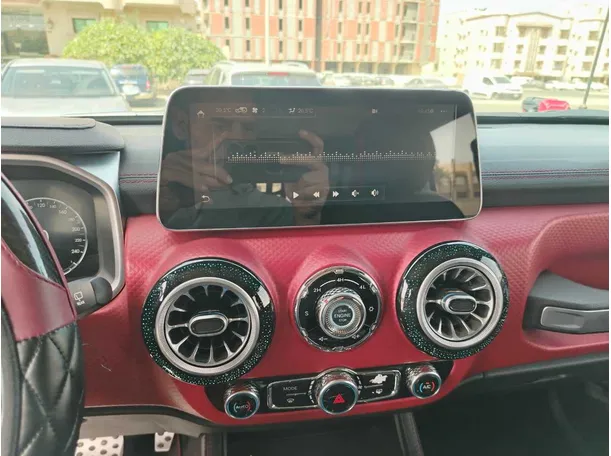 Car image 26