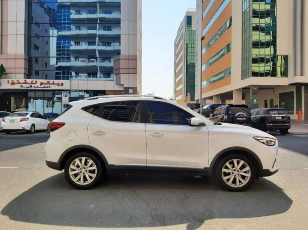Car image 8