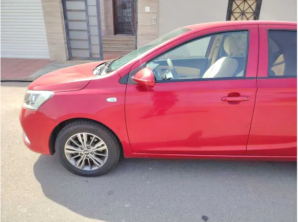 Car image 9