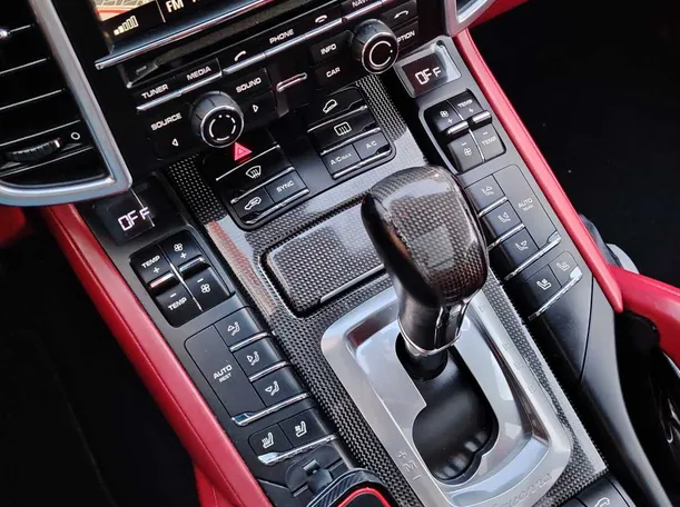 Car image 24
