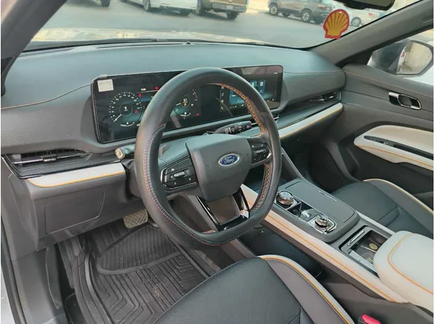 Car image 14