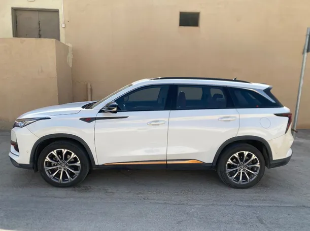 Car image 8