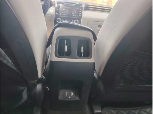 Car image 33
