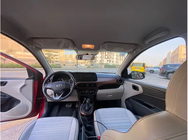 Car image 12