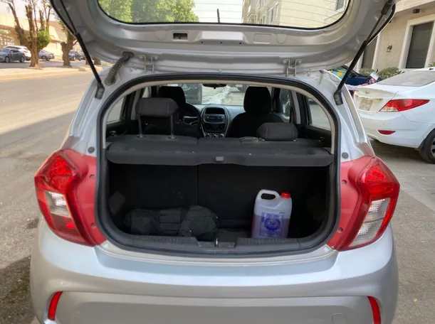 Car image 18