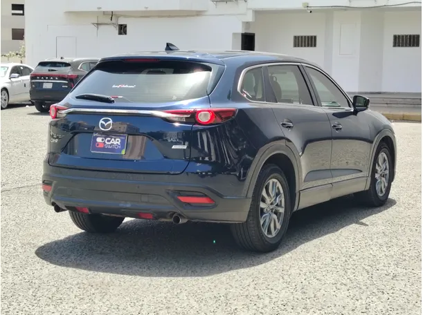Car image 5