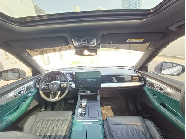 Car image 17