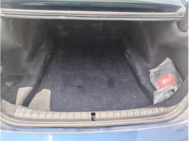 Car image 27