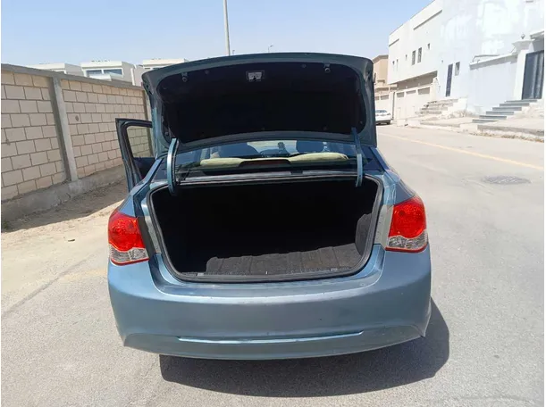 Car image 24