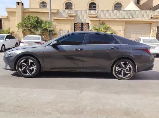 Car image 9